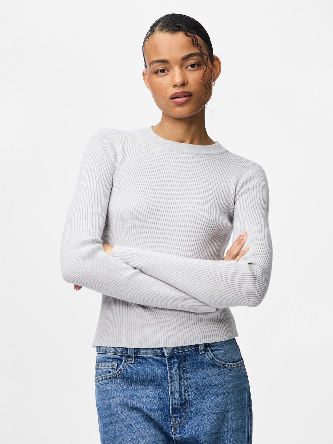 model_shot-front